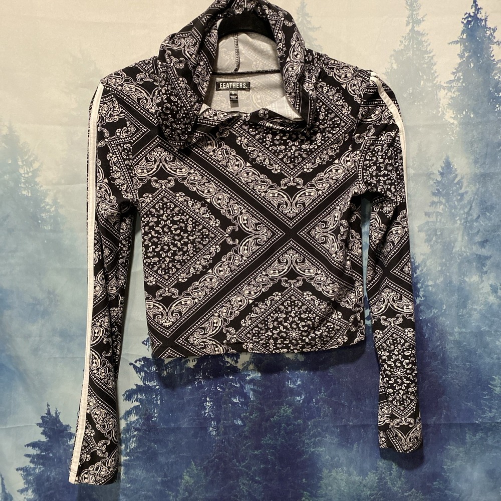 Women's Feather Cropped Black Bandanna Pattern Hoodie Pullover‎